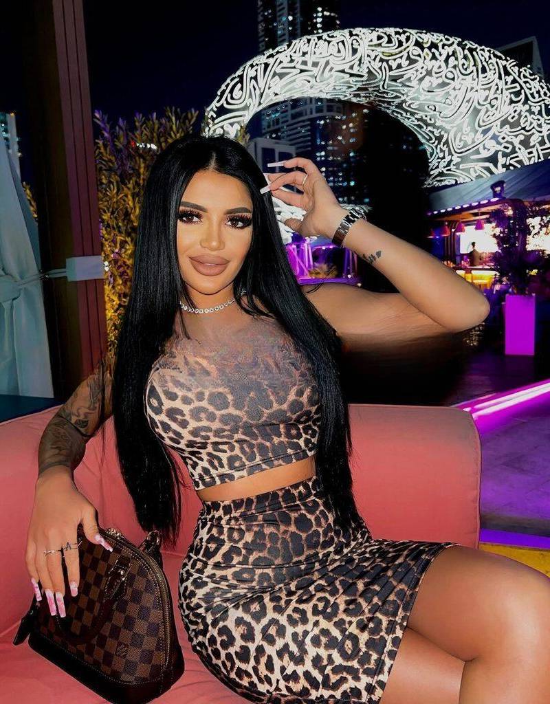 ANYA_LUX_ESCORT